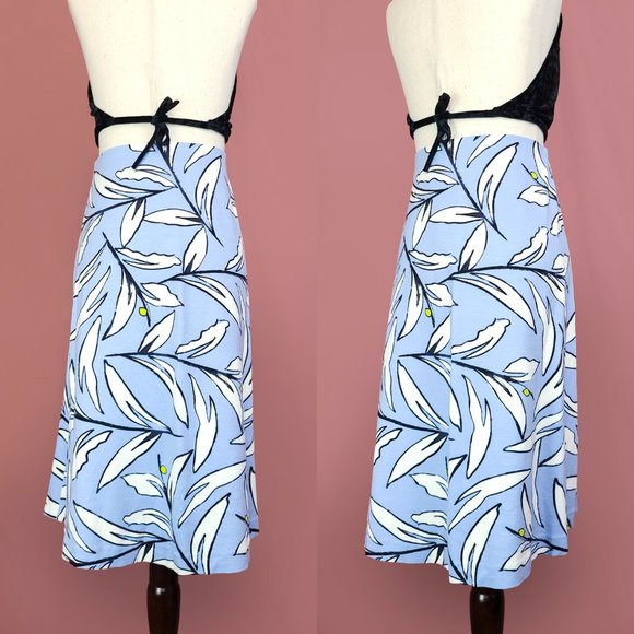 Ann Taylor blue and white floral print midi skirt - Picture 2 of 3